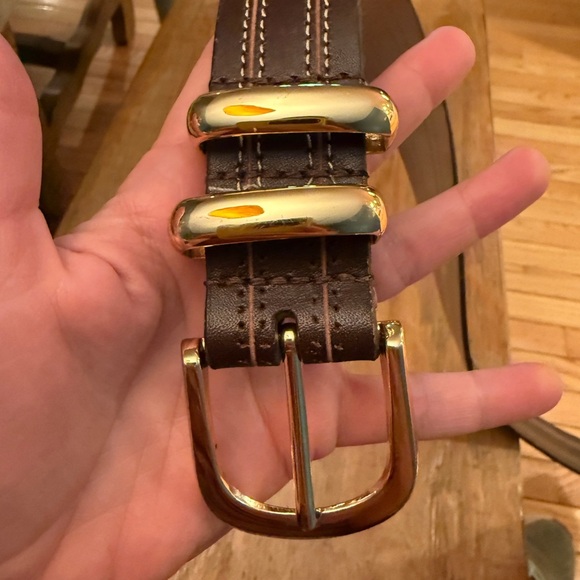 Elegant Brown and Gold Leather Bag with Decorative Stitching - Picture 3 of 4